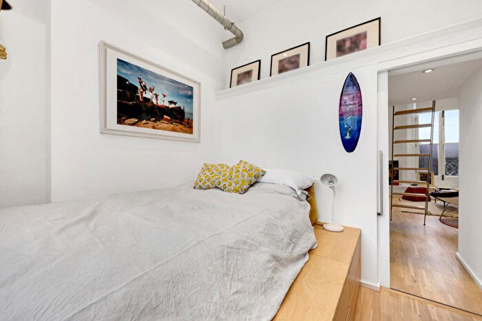 1 Bedroom Terraced House To Rent In Kentish Town Road, Kentish Town, NW5