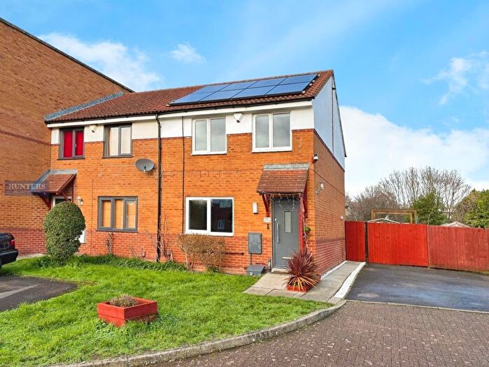 3 Bedroom End Terrace House For Sale In Gerrard Close, Knowle, Bristol, BS4