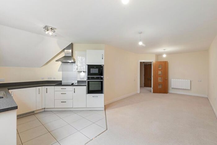 1 Bedroom Flat To Rent In Fosseway Stow-on-the-wold, GL54