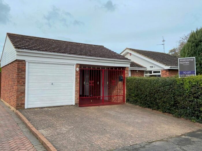 2 Bedroom Bungalow To Rent In Carlton Close, Branton, Doncaster, DN3