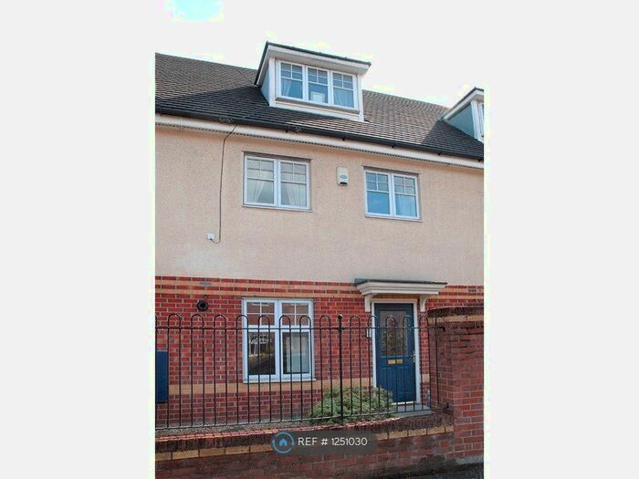 3 Bedroom Terraced House To Rent In Mallowdale Avenue, Manchester M14