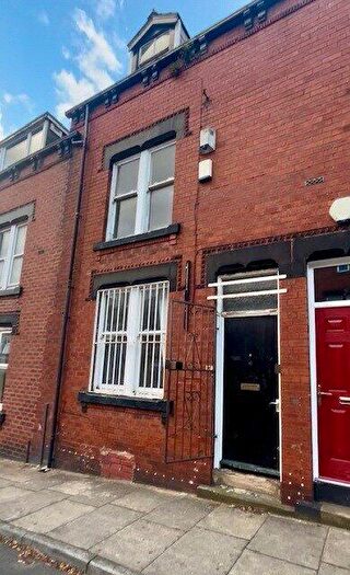 4 Bedroom Terraced House For Sale In Hartley Grove, Leeds, West Yorkshire, LS6