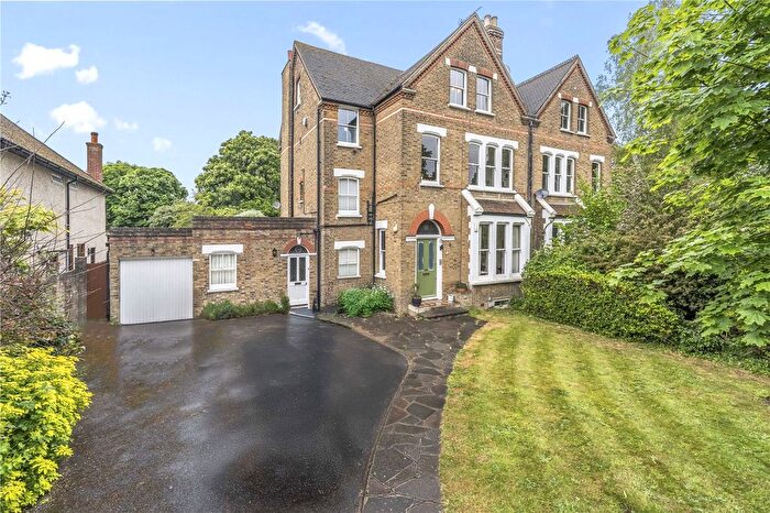 2 Bedroom Flat For Sale In Udney Park Road, Teddington, TW11