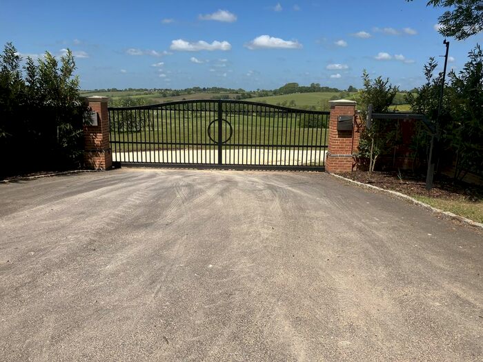 4 Bedroom Barn Conversion To Rent In Cublington, Leighton Buzzard, LU7