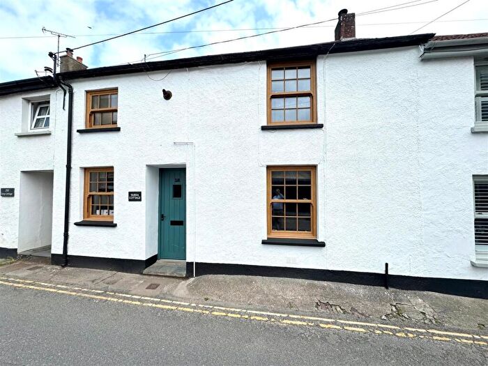 4 Bedroom Cottage For Sale In East Street, EX33