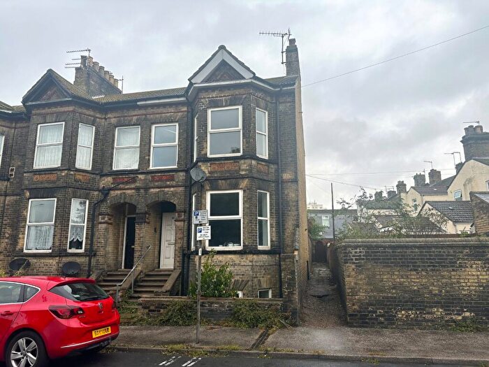 5 Bedroom End Of Terrace House For Sale In Milton Road East, Lowestoft, Suffolk, NR32
