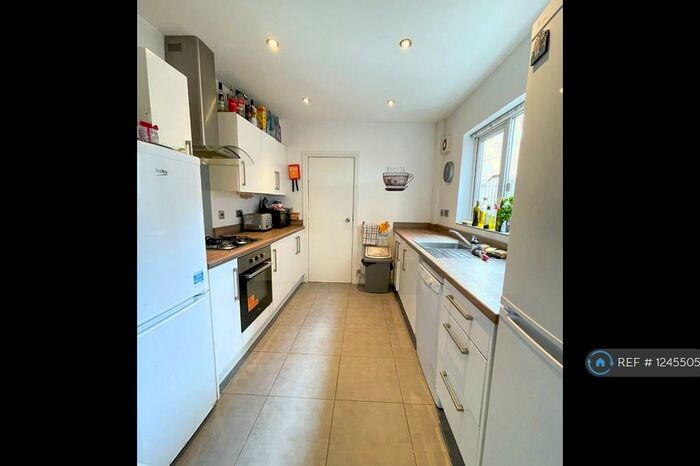 5 Bedroom Terraced House To Rent In Rothesay Avenue, Nottingham, NG7