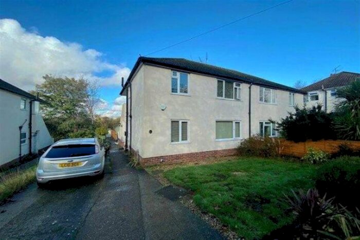 2 Bedroom Flat To Rent In Peartree Close, SO19