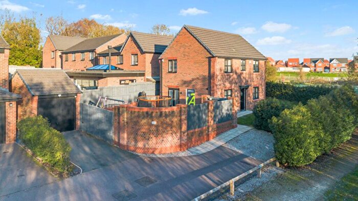 3 Bedroom Detached House For Sale In Green Croft Close, Atherton, M46