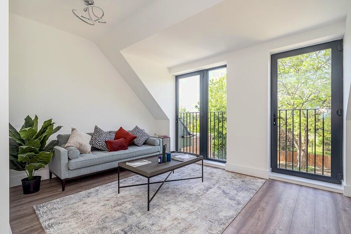 1 Bedroom Flat To Rent In Rosemont Road, London, W3