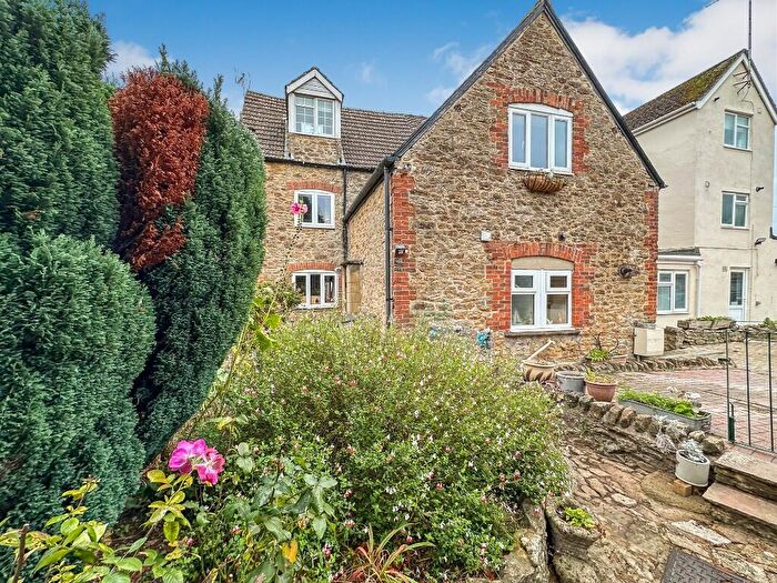 3 Bedroom Cottage For Sale In Cricklade Road, Highworth, SN6