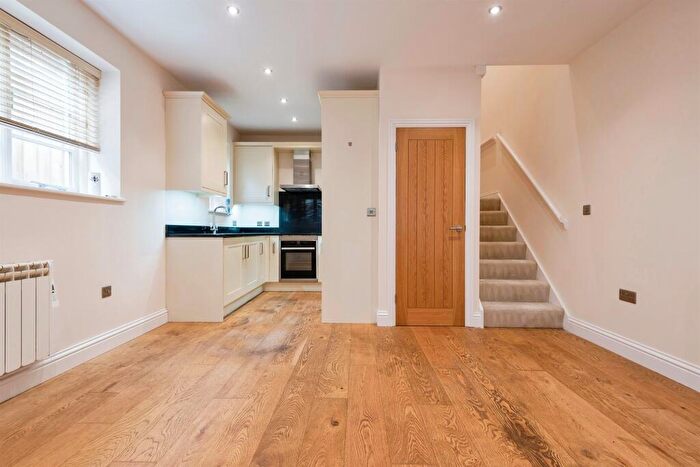 1 Bedroom Cottage For Sale In High Street, Royston, SG8