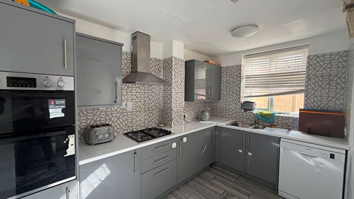 6 Bedroom Property To Rent In Granville Road, Watford, WD18