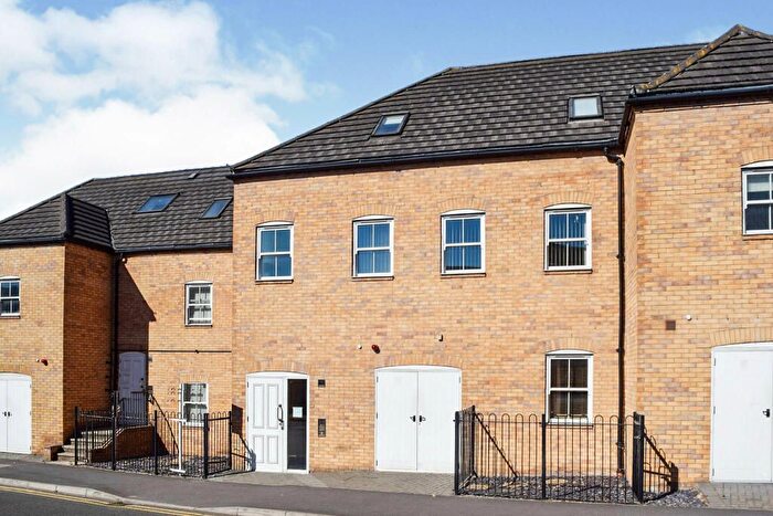 1 Bedroom Flat For Sale In Church Street, Stanground, Peterborough, PE2