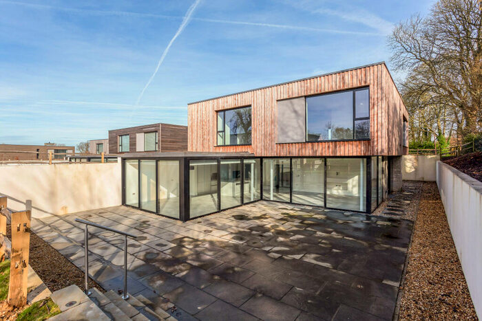 5 Bedroom Detached House For Sale In Wingate Meadow, Long Sutton, RG29