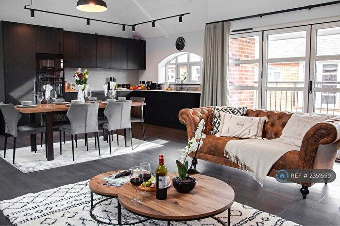 2 Bedroom Flat To Rent In St Peter's Mews, Poole, BH14