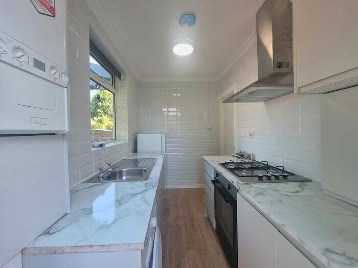 2 Bedroom Maisonette To Rent In Great Cambridge Road, Enfield, EN1