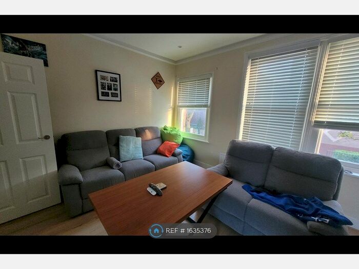 2 Bedroom Maisonette To Rent In St. Dunstans Road, London, W6