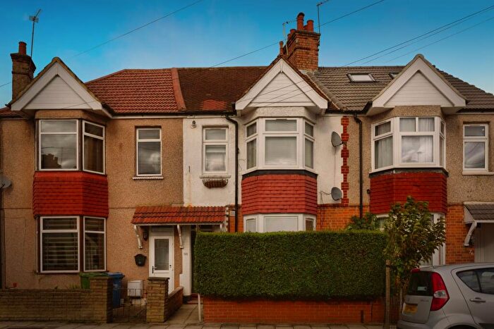 2 Bedroom Flat For Sale In Grant Road, Harrow, HA3