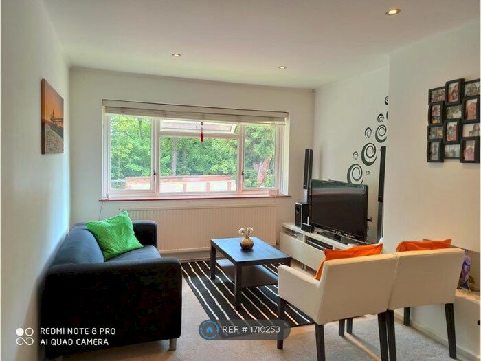 2 Bedroom Maisonette To Rent In Lloyd Court, Pinner, HA5