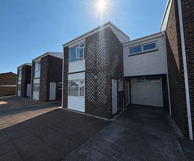 3 Bedroom Terraced House To Rent In Silverdale Close, Bognor Regis, PO21