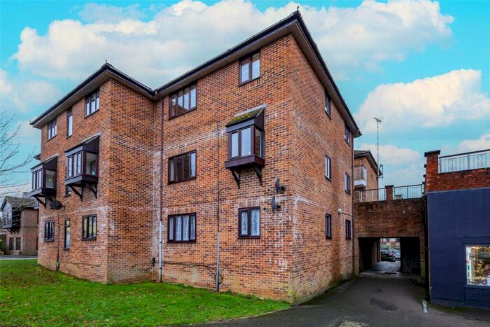 2 Bedroom Apartment To Rent In Linden Drive, Liss, Hampshire, GU33