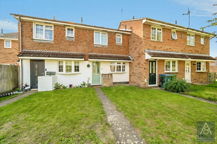 2 Bedroom Terraced House For Sale In Downer Close, Buckingham, Buckinghamshire, MK18