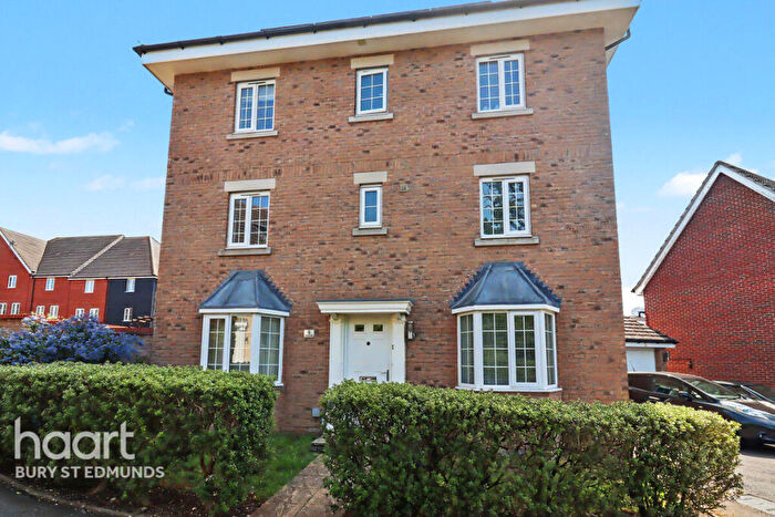 5 Bedroom Detached House For Sale In Wagtail Drive, Stowmarket, IP14