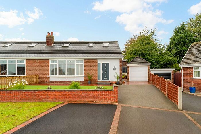 3 Bedroom Semi-Detached Bungalow For Sale In Penrhyn Crescent, Runcorn, WA7