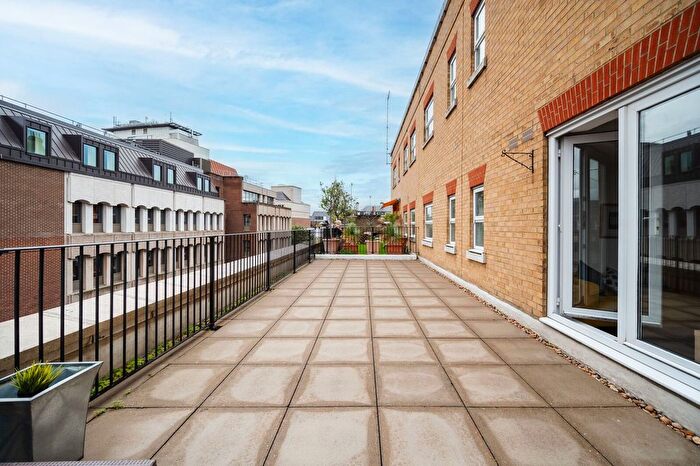 2 Bedroom Flat To Rent In Newton Street, Covent Garden, London, WC2B