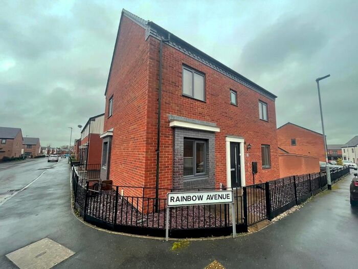 4 Bedroom Property To Rent In Rainbow Avenue, Stafford Road, Wolverhampton, WV10