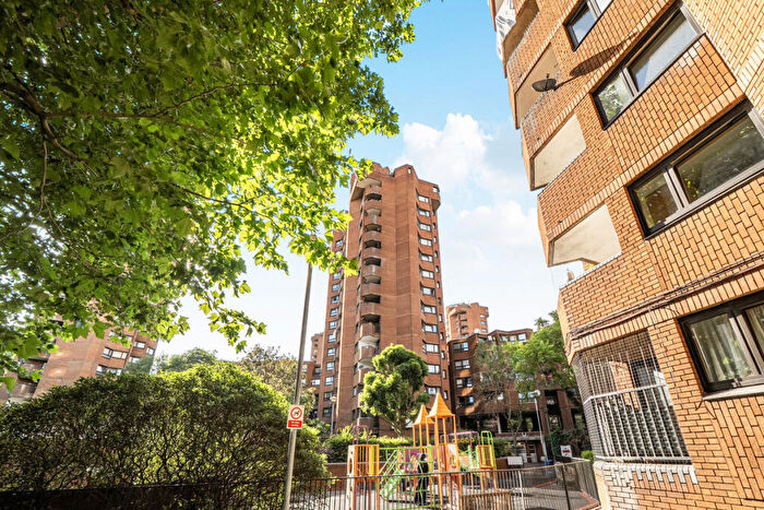 2 Bedroom Apartment For Sale In World's End Estate, London, SW10