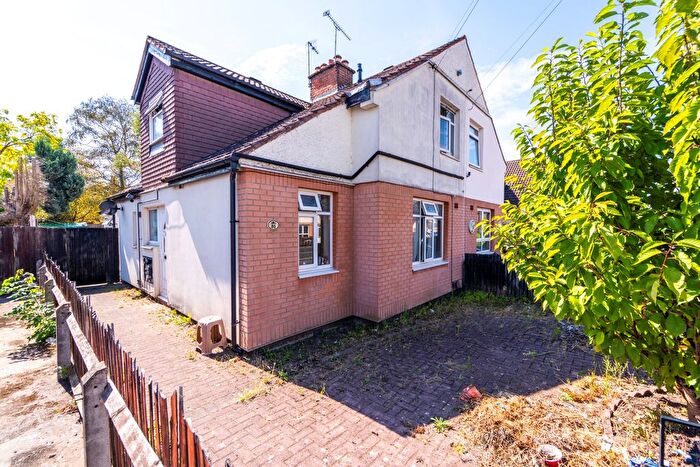 3 Bedroom Semi-Detached House For Sale In Litel Mede, Leicester, LE5