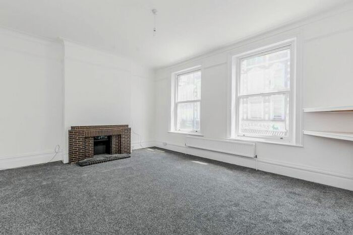 3 Bedroom Flat To Rent In The Broadway, Crouch End, London, N8