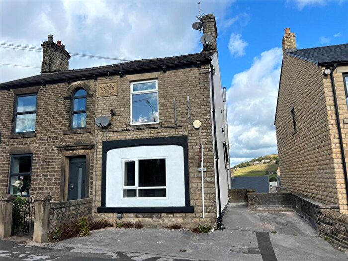 3 Bedroom Semi-Detached House For Sale In Albion Road, New Mills, High Peak, Derbyshire, SK22