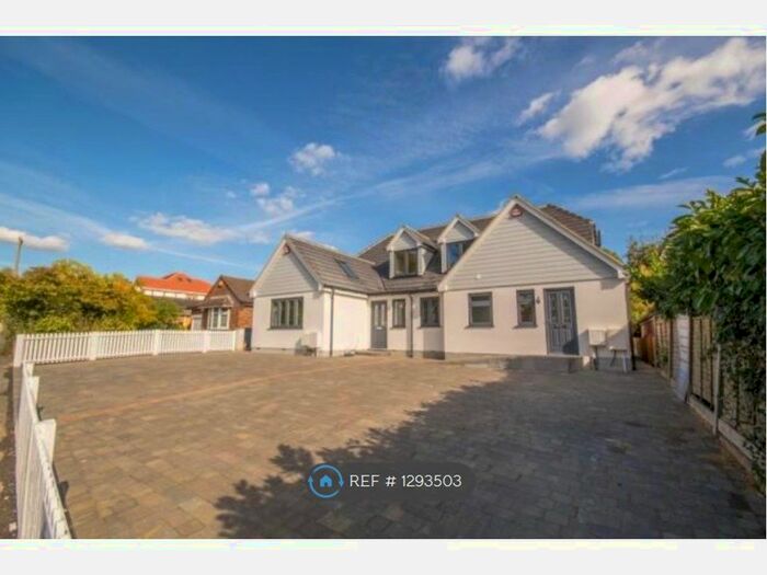 3 Bedroom Semi-Detached House To Rent In Hanging Hill Lane, Hutton, Brentwood CM13