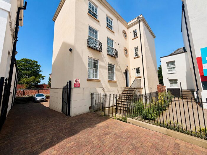 1 Bedroom Flat For Sale In Brunswick Square, Gloucester, GL1