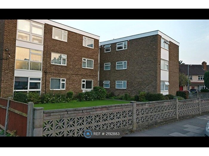 2 Bedroom Flat To Rent In Norton Court, Ilford, IG2