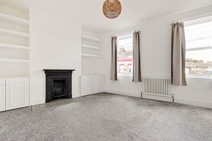 1 Bedroom Flat To Rent In Dames Road, Forest Gate, E7
