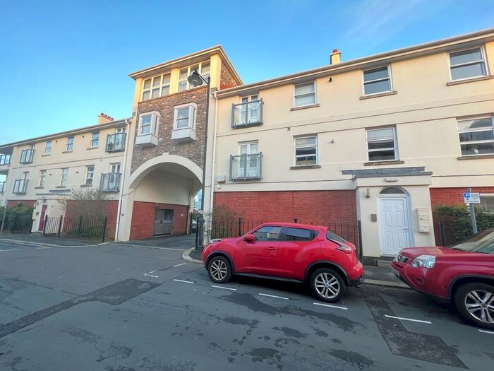 3 Bedroom Apartment To Rent In Market Street, Stonehouse, Plymouth, PL1