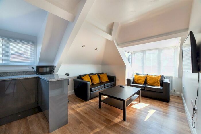 4 Bedroom Apartment To Rent In &#;pppw - Queens Road, Jesmond, Newcastle Upon Tyne, NE2