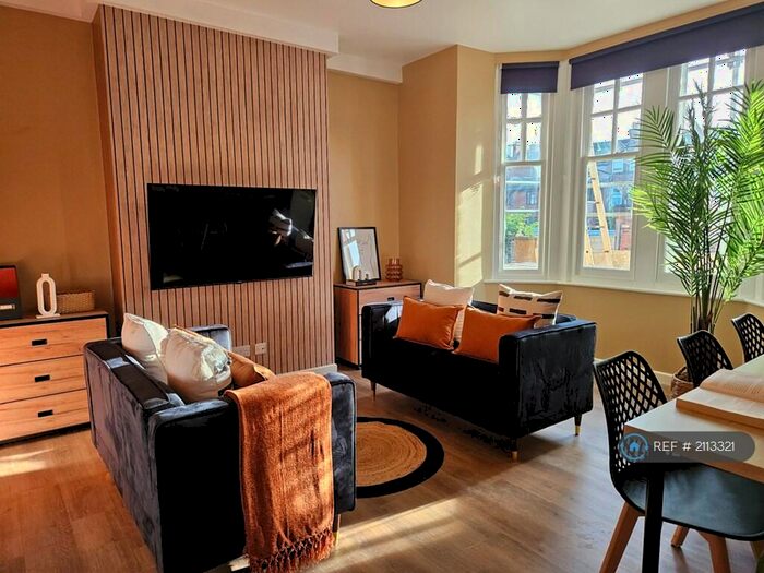 6 Bedroom Terraced House To Rent In St. Michaels Square, Gloucester, GL1