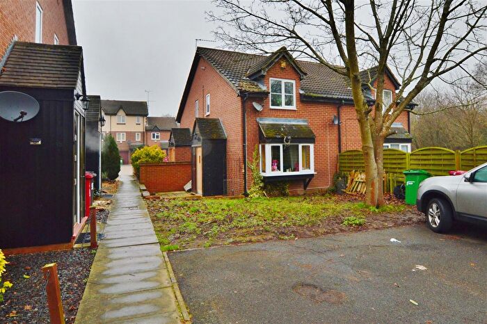 1 Bedroom Terraced House To Rent In Littlebrook Avenue, Slough, SL2