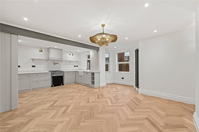 2 Bedroom Flat To Rent In Sheen Road, Richmond, TW9