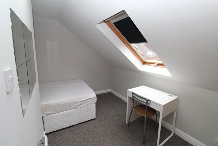 1 Bedroom Flat To Rent In Rhymney Terrace, Cathays, Cardiff, CF24