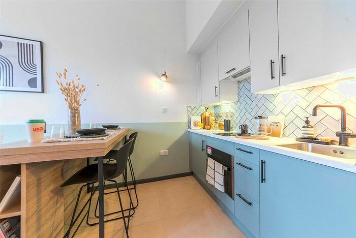 Studio To Rent In Uncle Stockwell, Courland Grove, London, SW8