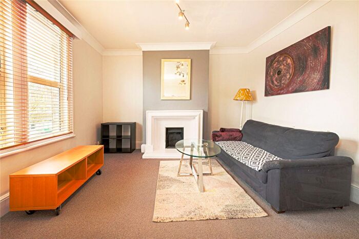 2 Bedroom Flat To Rent In East Hill, SW18