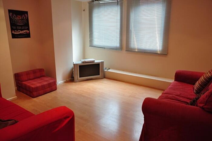5 Bedroom Terraced House To Rent In Burchett Grove, Woodhouse, Leeds, LS6
