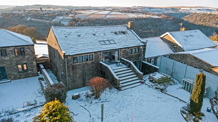 4 Bedroom Character Property For Sale In The Coach House, Boston Hill, Old Town, Hebden Bridge, HX7