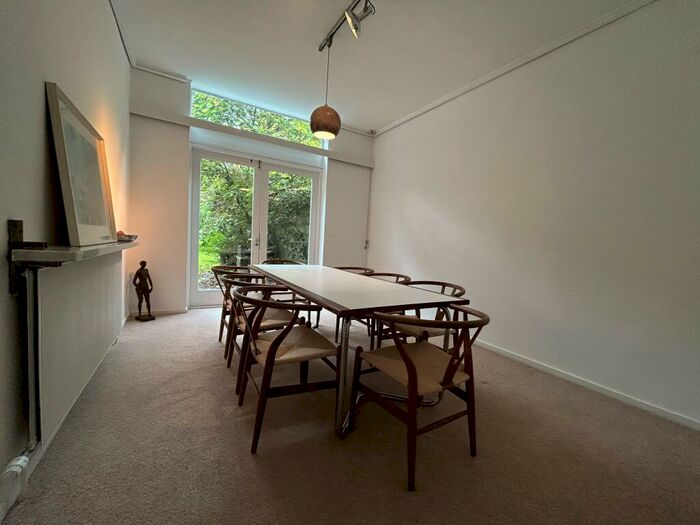 4 Bedroom Semi-Detached House To Rent In Fulwood Close, L17